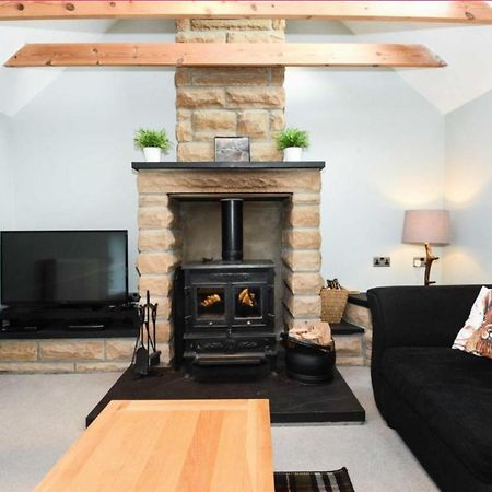Ailnack Cottage -Cheerful Cottage With Secure Garden And Off Street Parking Sleeps 4 Tomintoul Exterior photo