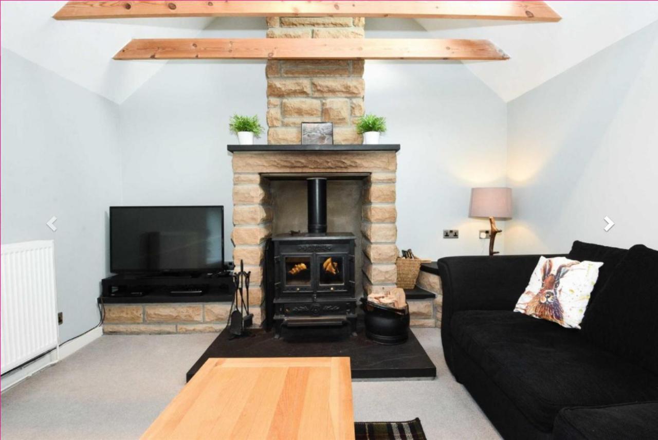 Ailnack Cottage -Cheerful Cottage With Secure Garden And Off Street Parking Sleeps 4 Tomintoul Exterior photo