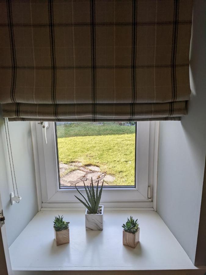 Ailnack Cottage -Cheerful Cottage With Secure Garden And Off Street Parking Sleeps 4 Tomintoul Exterior photo