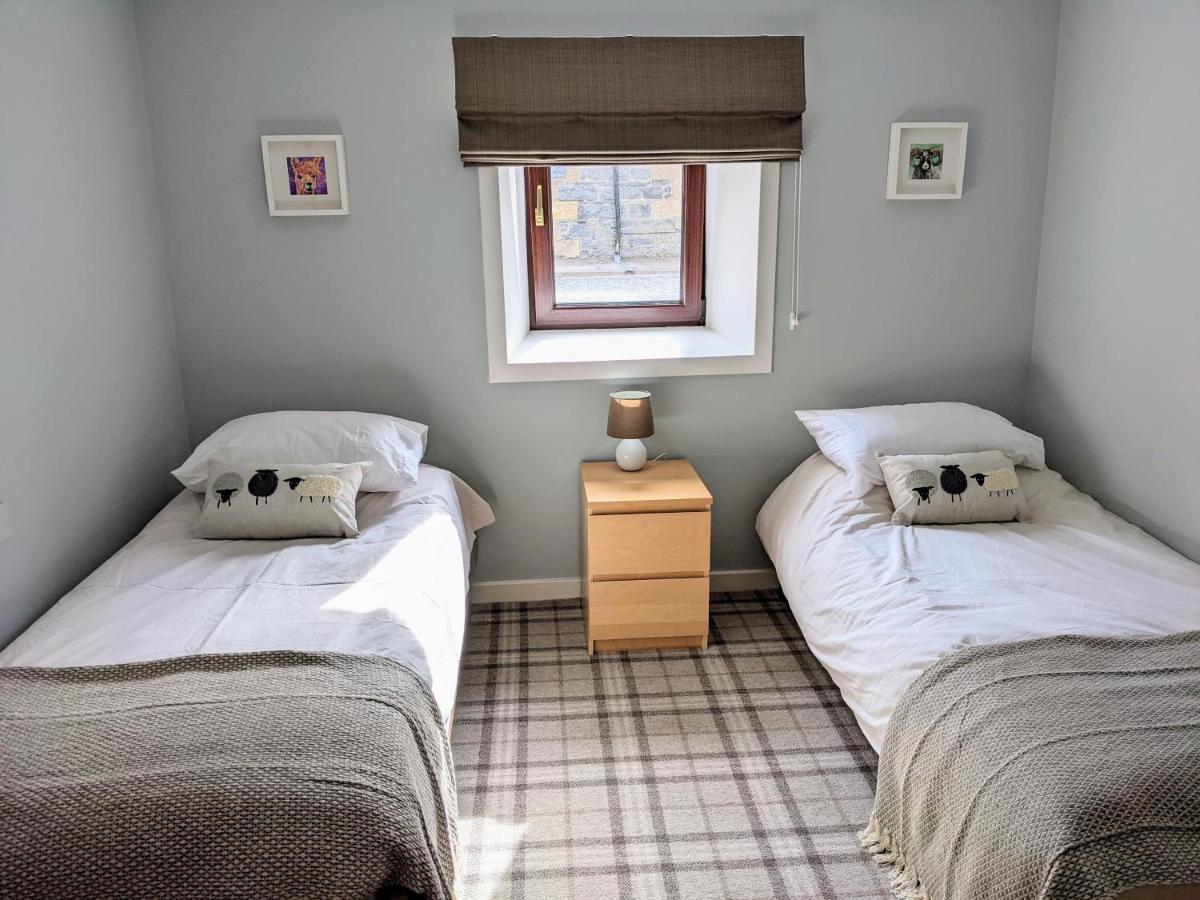 Ailnack Cottage -Cheerful Cottage With Secure Garden And Off Street Parking Sleeps 4 Tomintoul Exterior photo